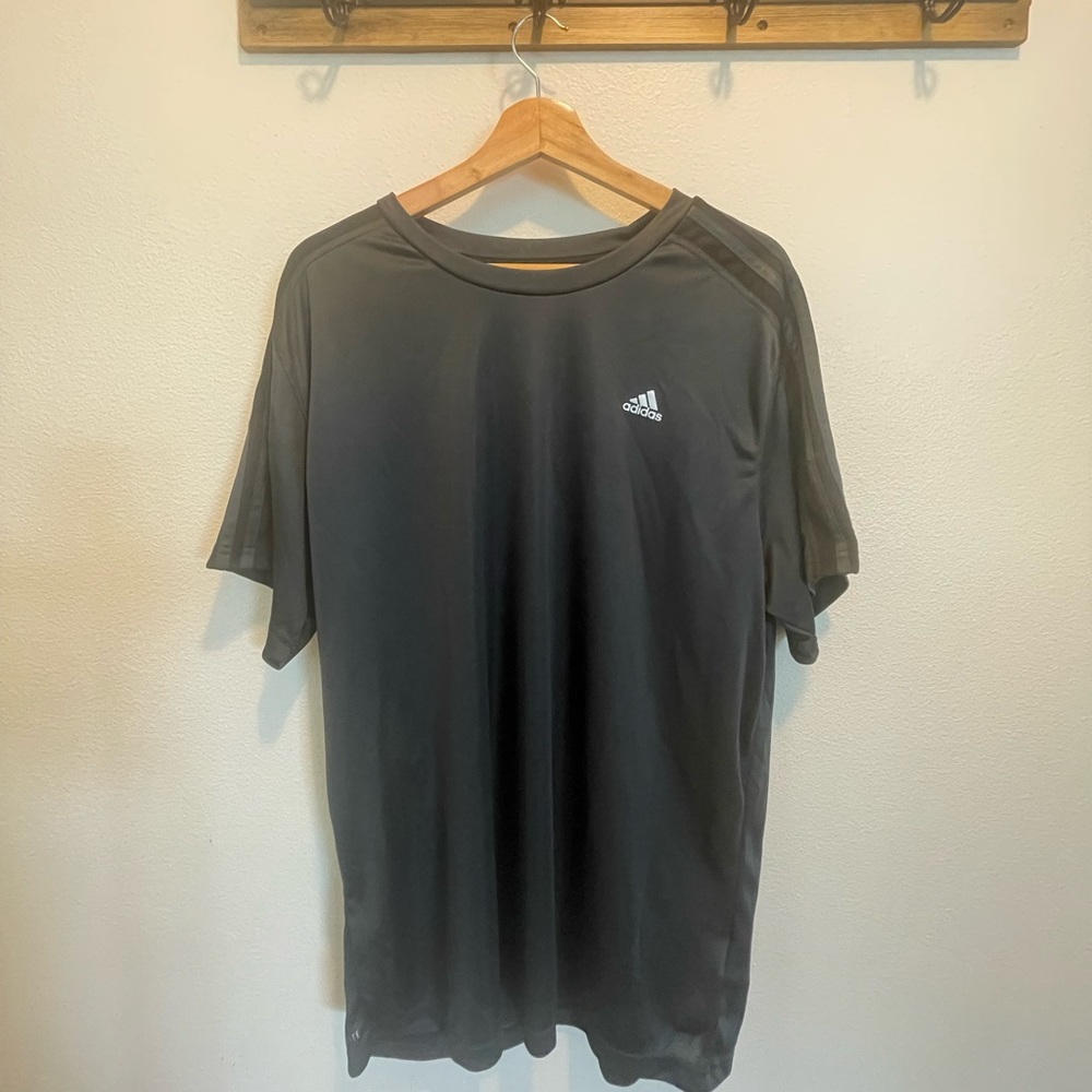 Men’s XL Adidas Athletic T-Shirt